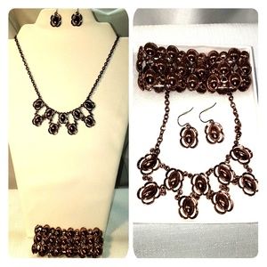 NWOT Liz Claiborne rose gold toned set